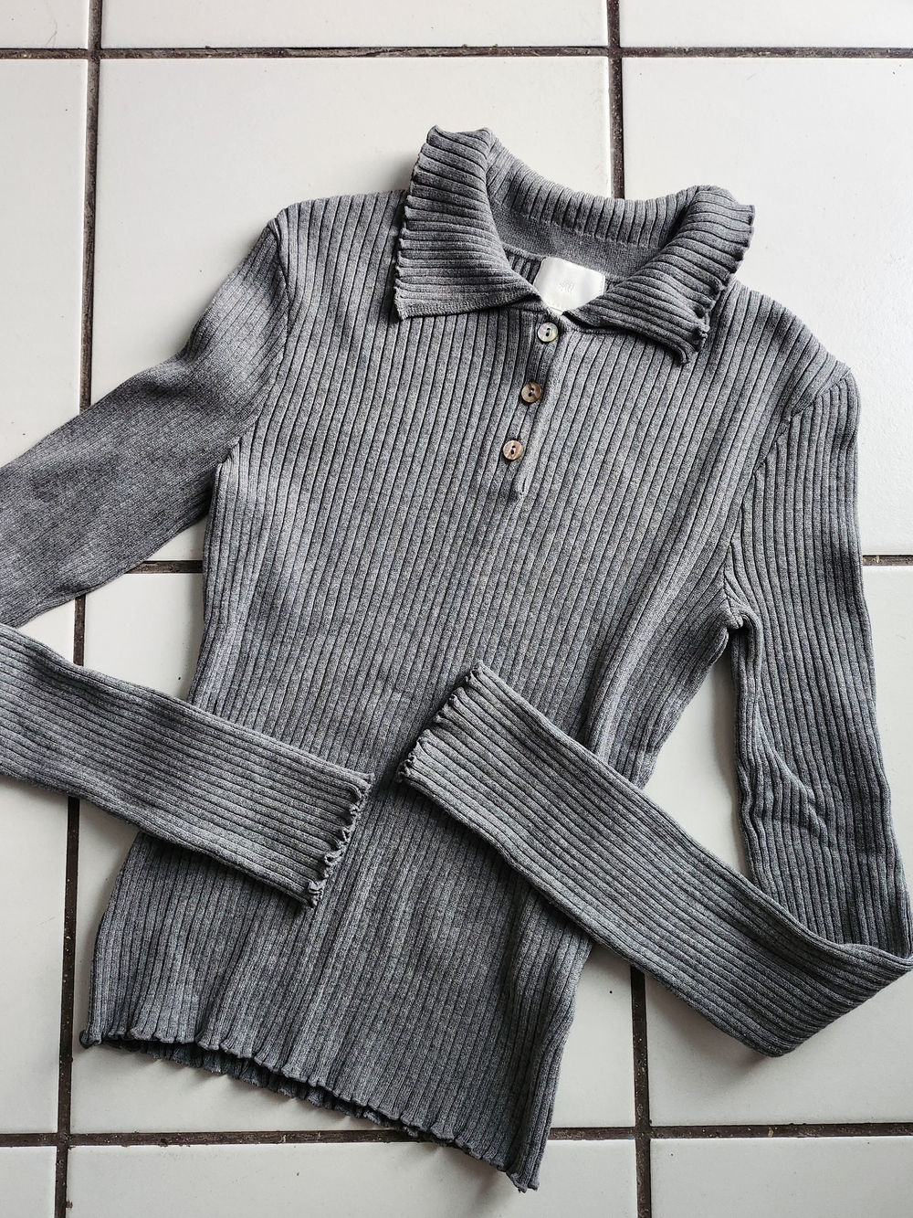 H&M Gray Ribbed Button-Front V-Neck Sweater